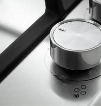 DE LONGHI NSL475X - PIANO COTT. A GAS - 2F. + 1D.C. + 1DUAL - GRIGLIE GHISA - CL: